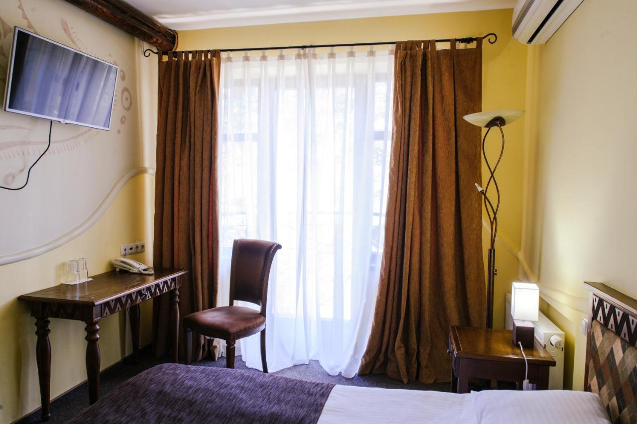 Трипільське Сонце Otel Podgortsy  Dış mekan fotoğraf