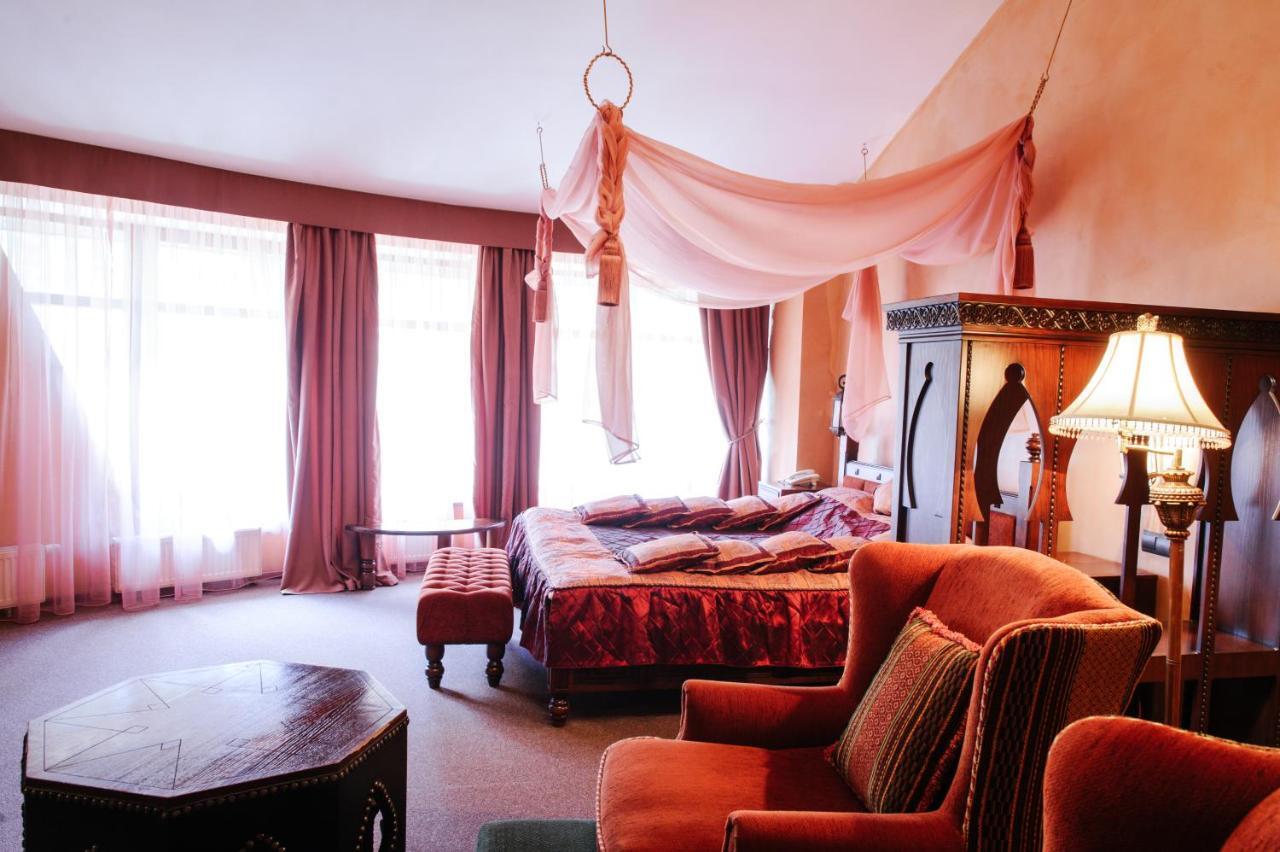 Трипільське Сонце Otel Podgortsy  Dış mekan fotoğraf